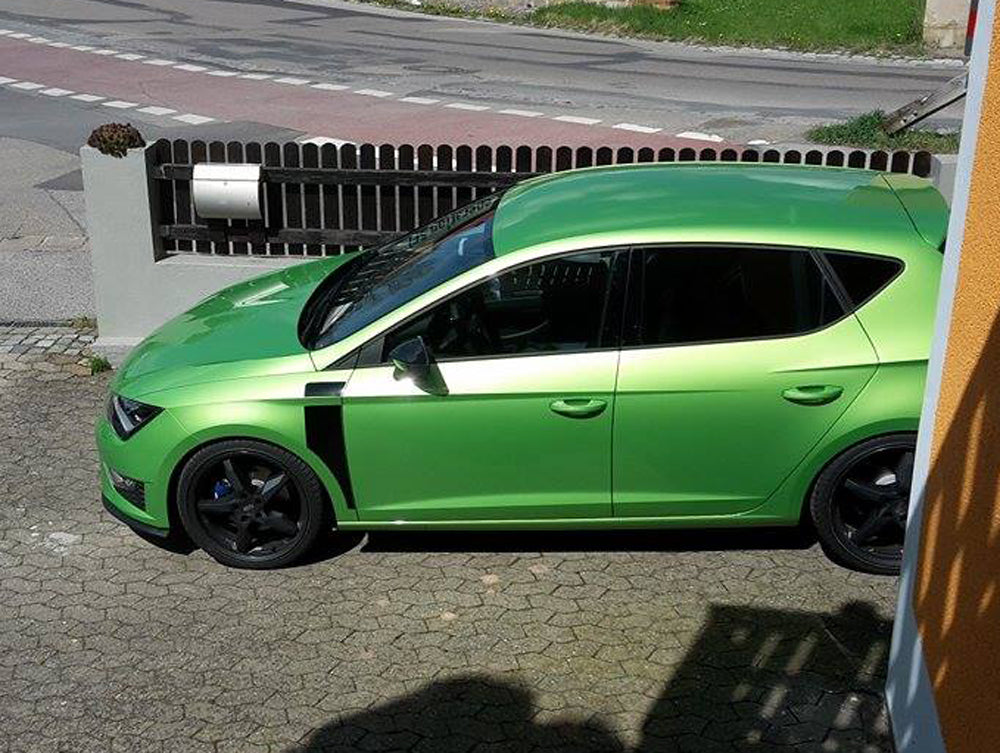 Akzent Aufkleber für SEAT Leon 5F  – 2-teiliges Folien Dekorset für die vorderen Kotflügel, Tuning Streifen, passgenau, selbstklebend & wetterfest