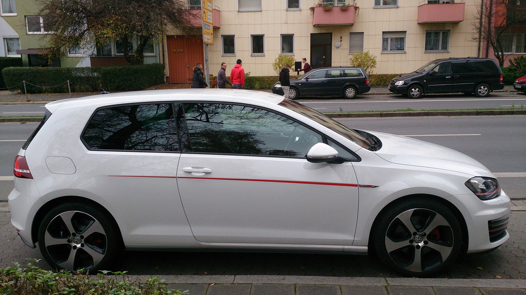 Seitenstreifen für VW Golf 7 – 4-teiliges Racing Stripes Folienset, Tuning Aufkleber, passgenau, selbstklebend & wetterfest