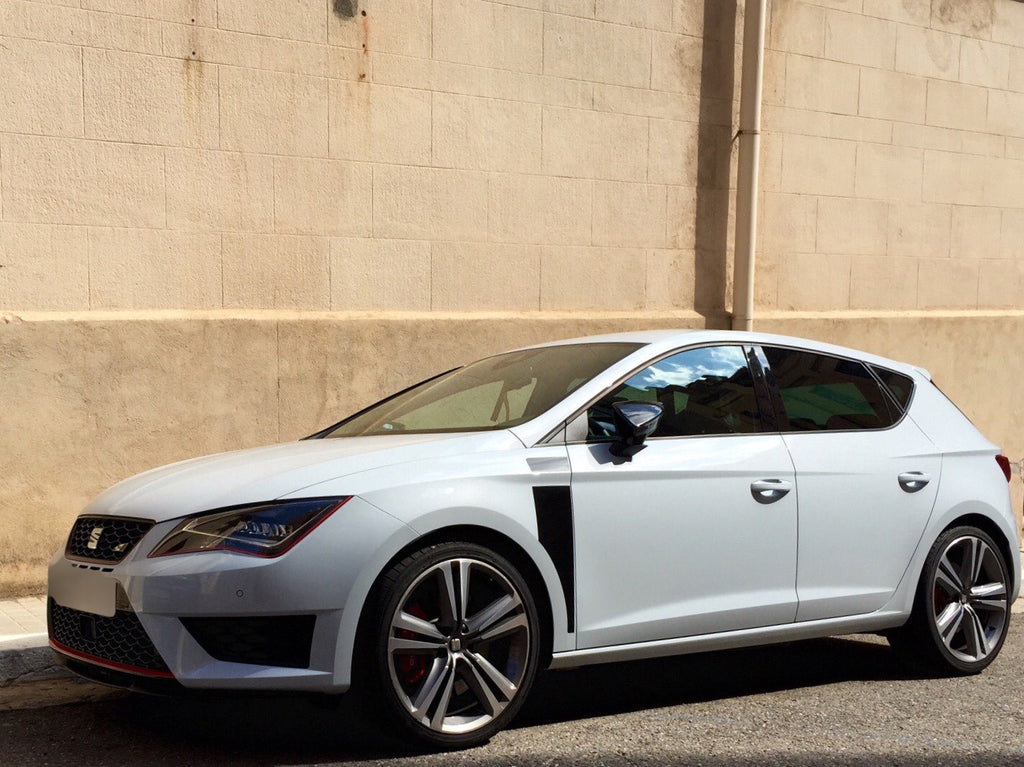 Akzent Aufkleber für SEAT Leon 5F  – 2-teiliges Folien Dekorset für die vorderen Kotflügel, Tuning Streifen, passgenau, selbstklebend & wetterfest
