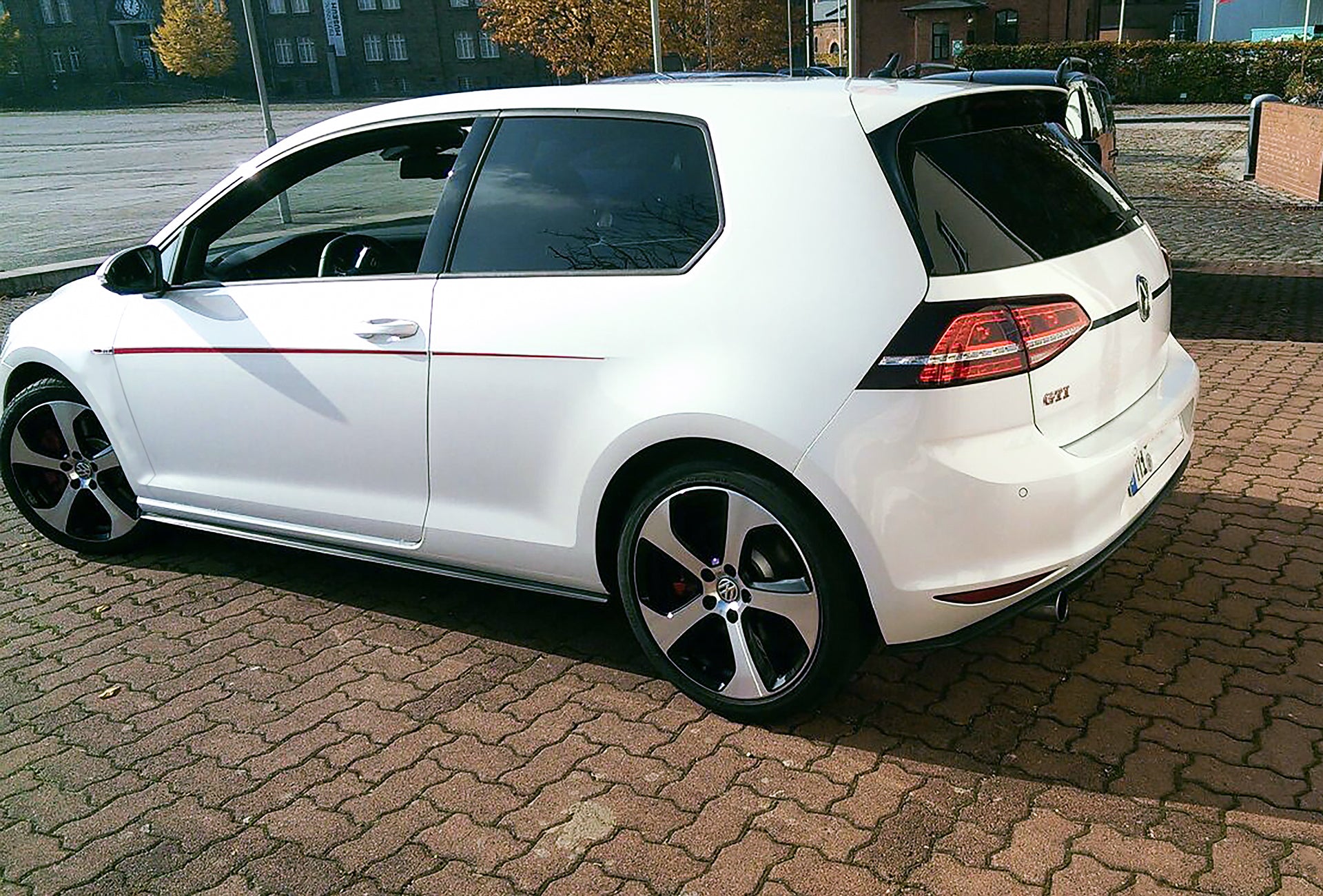 Seitenstreifen für VW Golf 7 – 4-teiliges Racing Stripes Folienset, Tuning Aufkleber, passgenau, selbstklebend & wetterfest